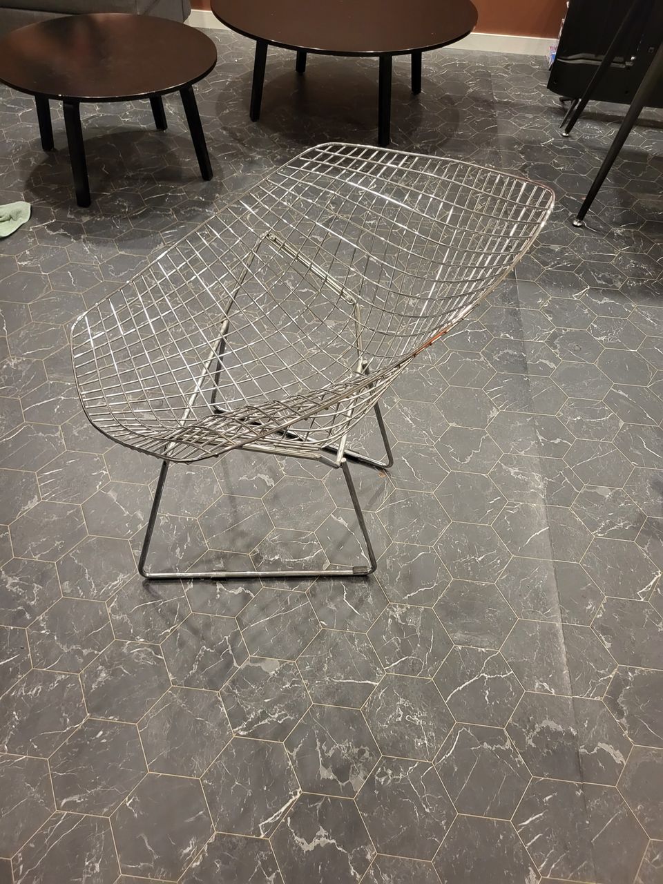 Knoll bertoia Diamond -tuoli