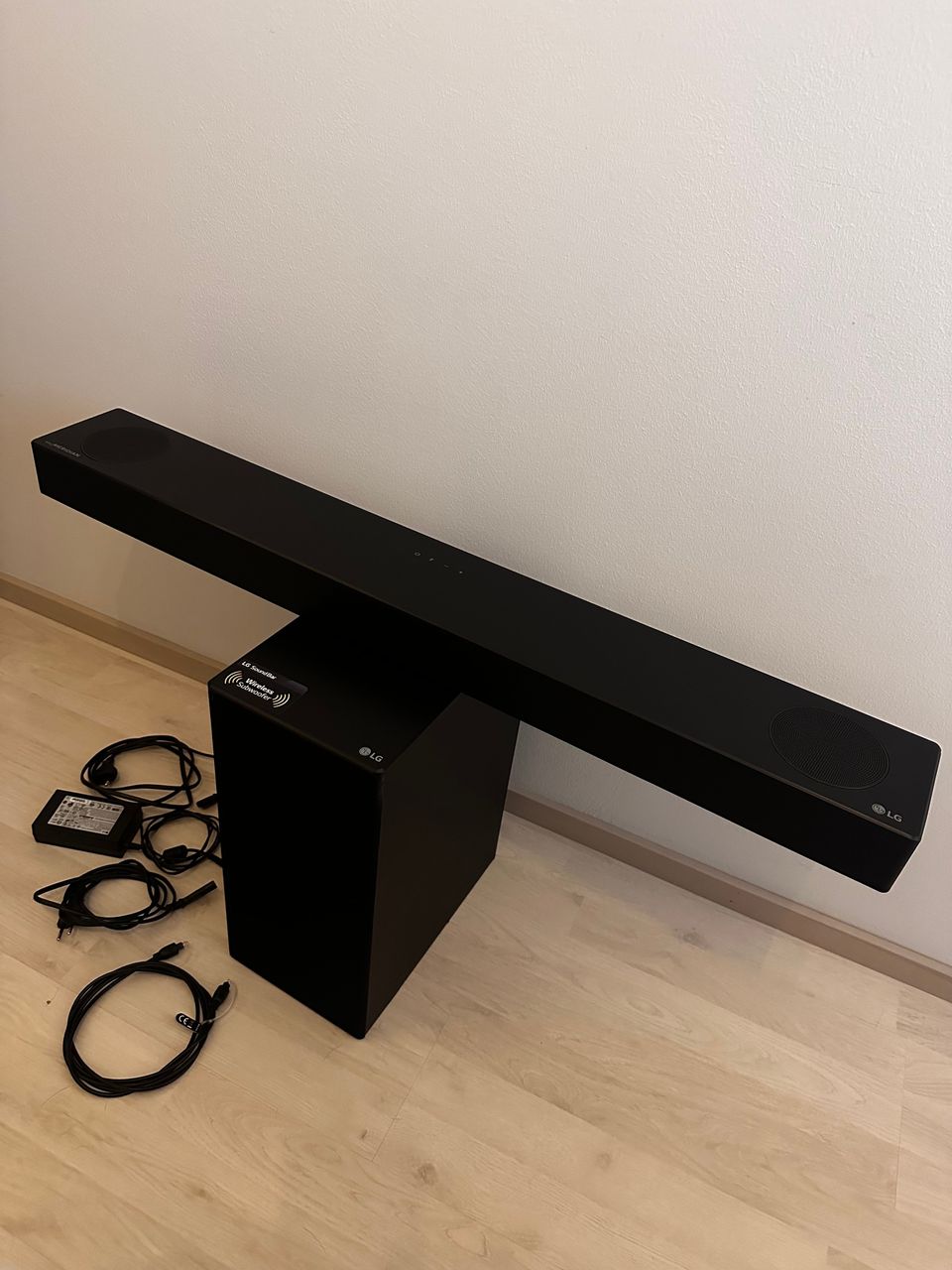 LG SPN5B-W soundbar