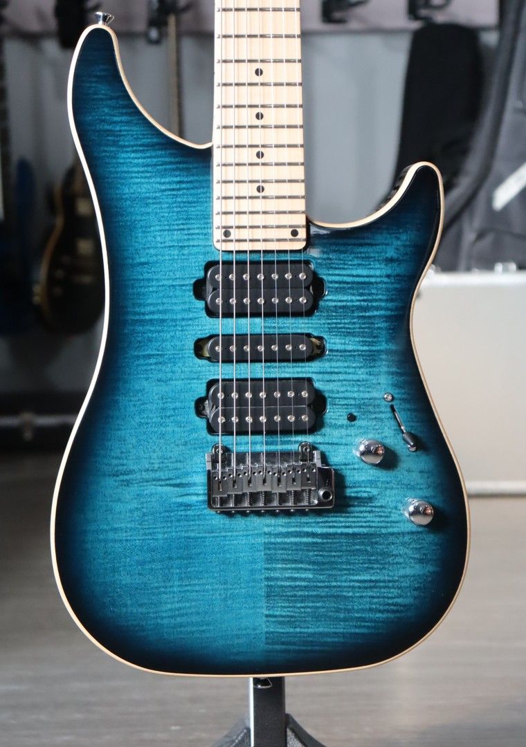 Vigier Excalibur 7-kielinen kitara 2015 + kova laukku