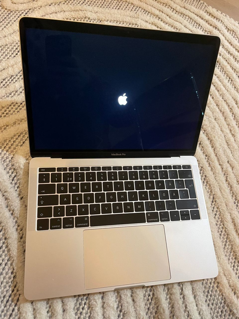 Macbook pro 13,3'