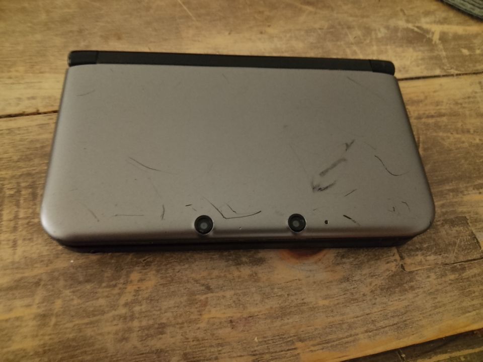 Nintendo 3DS XL (harmaa)