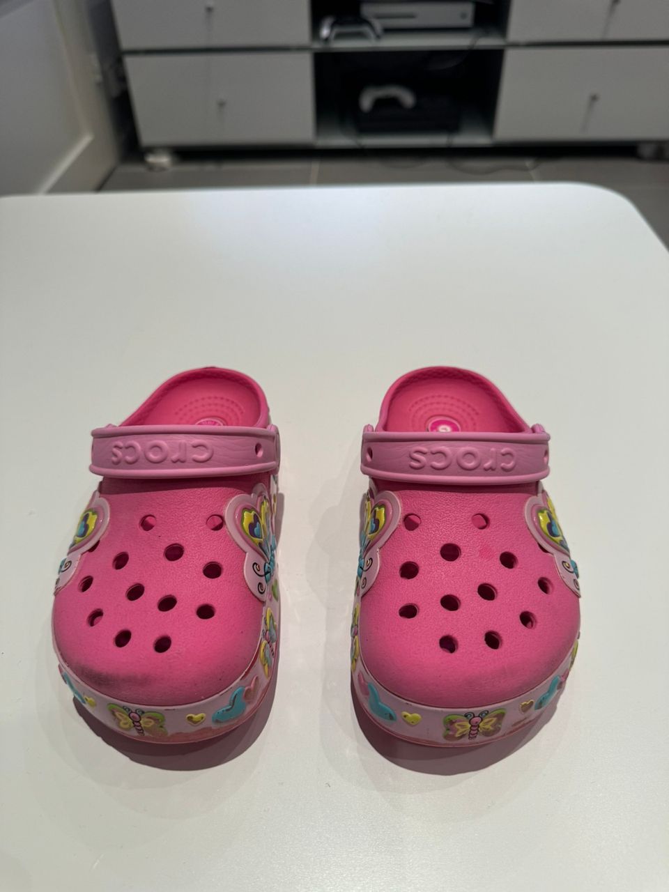 Crocs Fun Lab valoilla koko 29-30