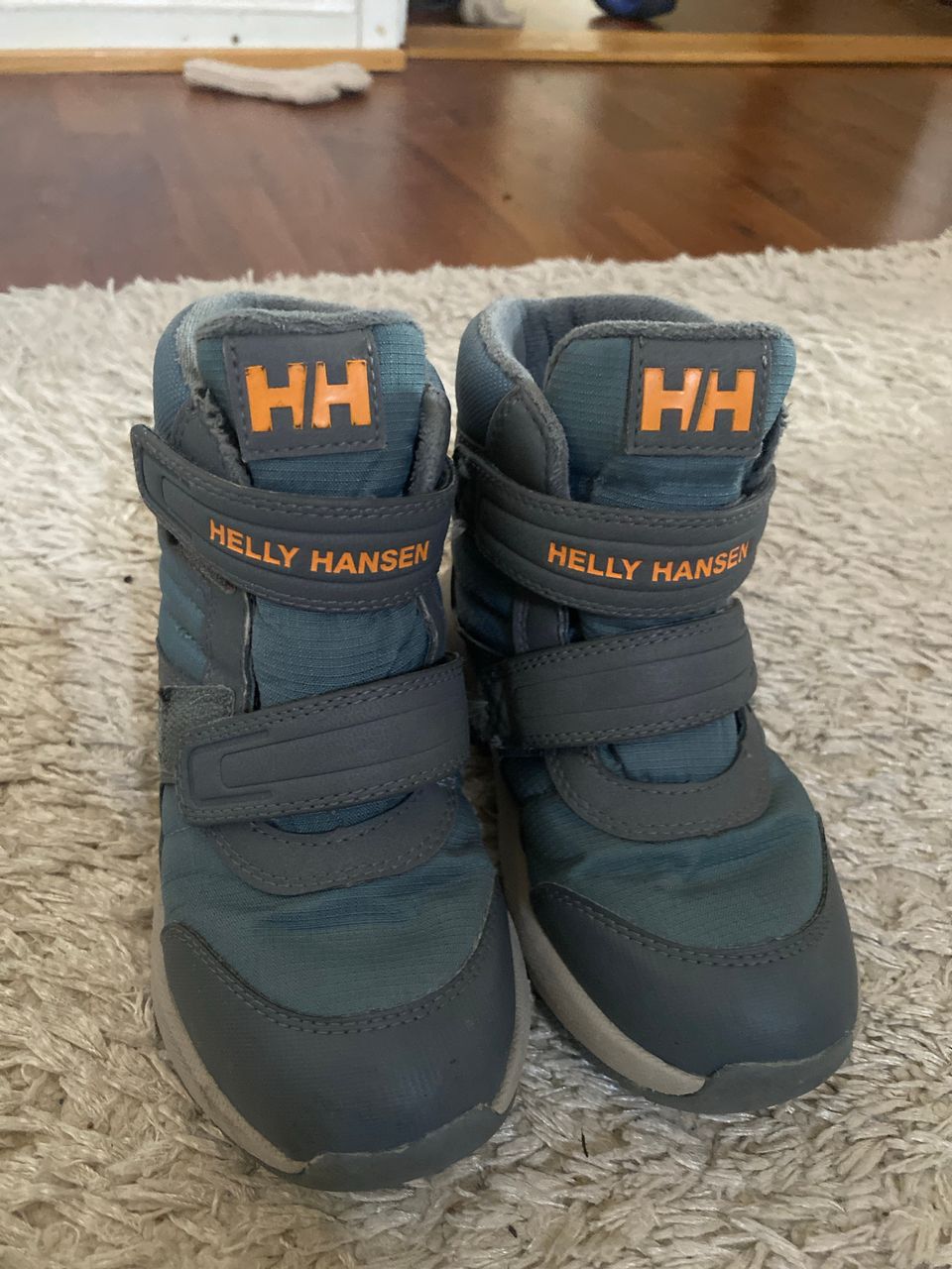 Helly Hansen välikausikengät koko 28