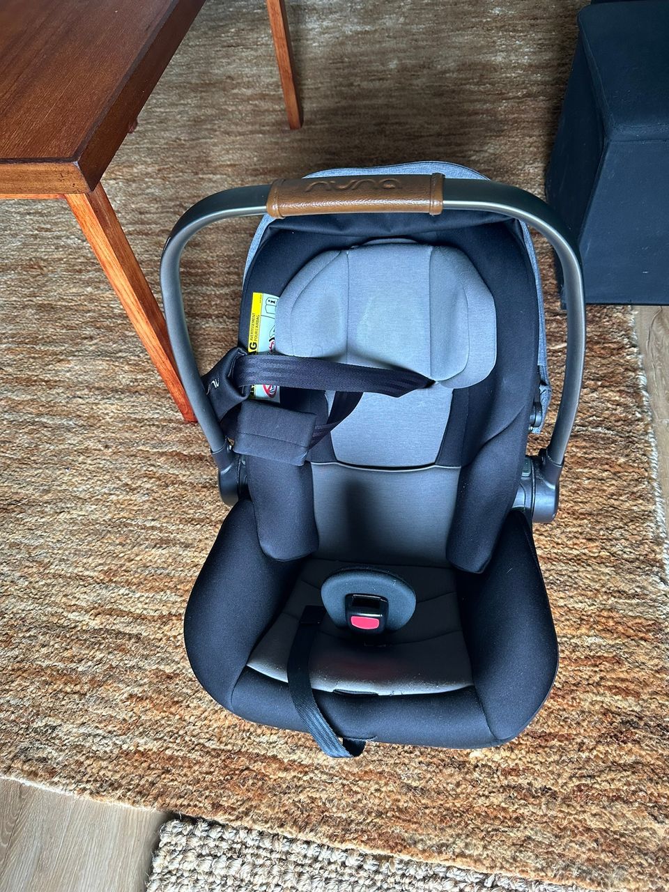 Nuna Arra Turvakaukalo + isofix telakka