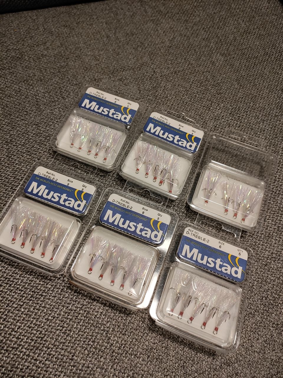 Mustad D-Treble-2 ärsykekoukku, koko 8 ja 6