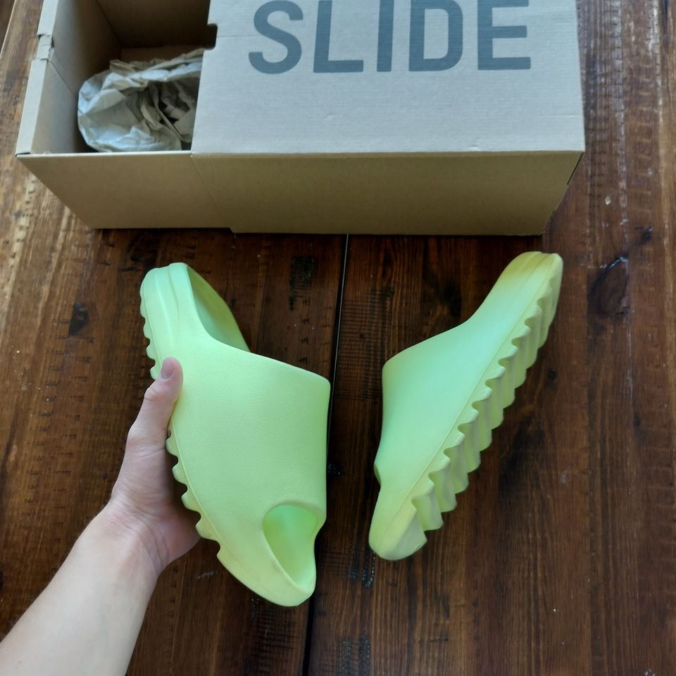 Yeezy Slide " Glow Green "