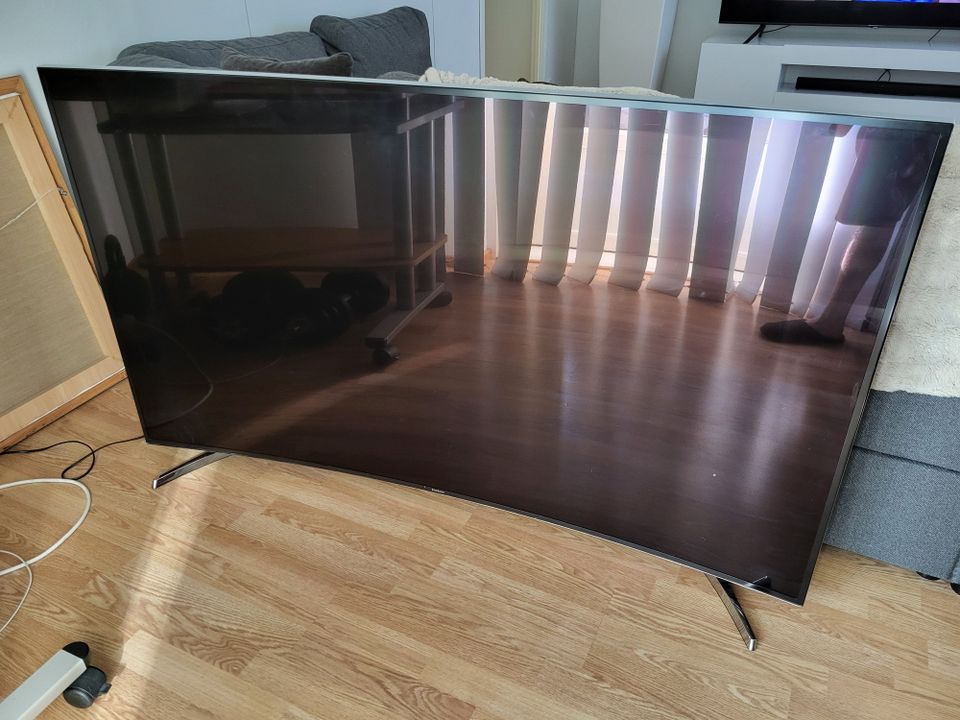 65" UHD 4K Curved Smart TV HU7105