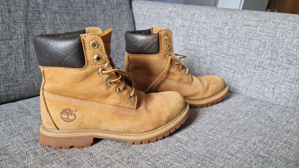 Timberland saappaat 5,5W (varattu)