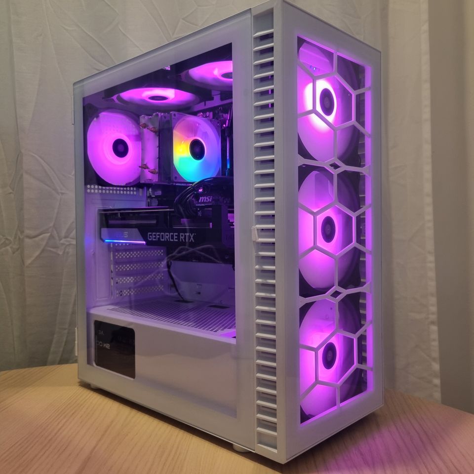 Pelikone! R5 5600, RTX3070, 16GB/500GB