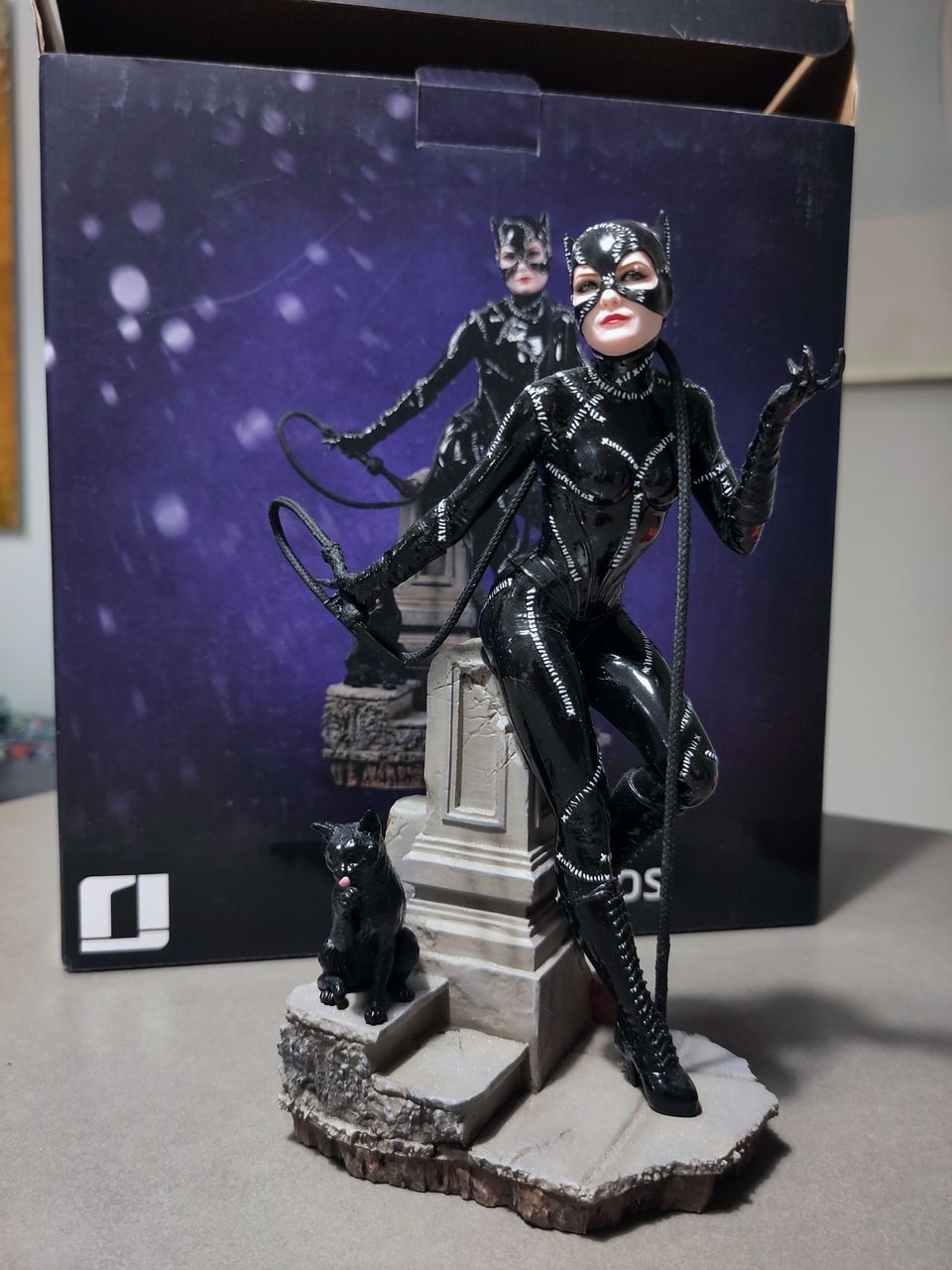 Iron Studios Batman Returns - Catwoman Art Scale Statue (1/10)