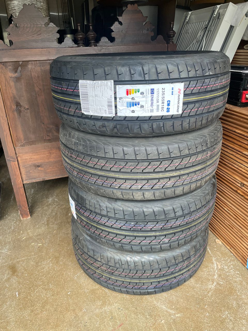 NANKANG NK VAN 235/55R 18C