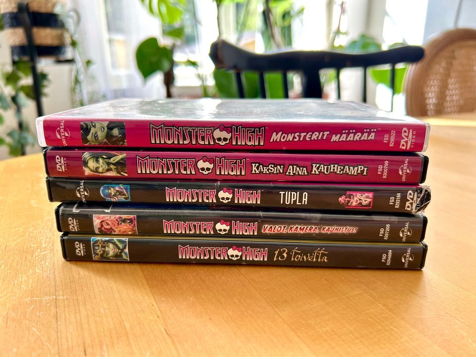 Monster High DVD levyjä 5 kpl