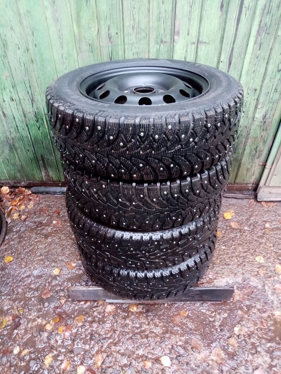 Ford 14 " Nastarenkaat