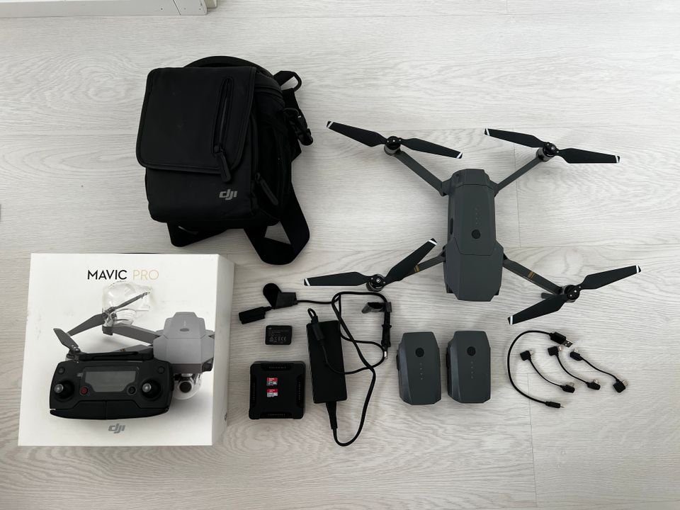 DJI Mavic Pro - Fly More Combo