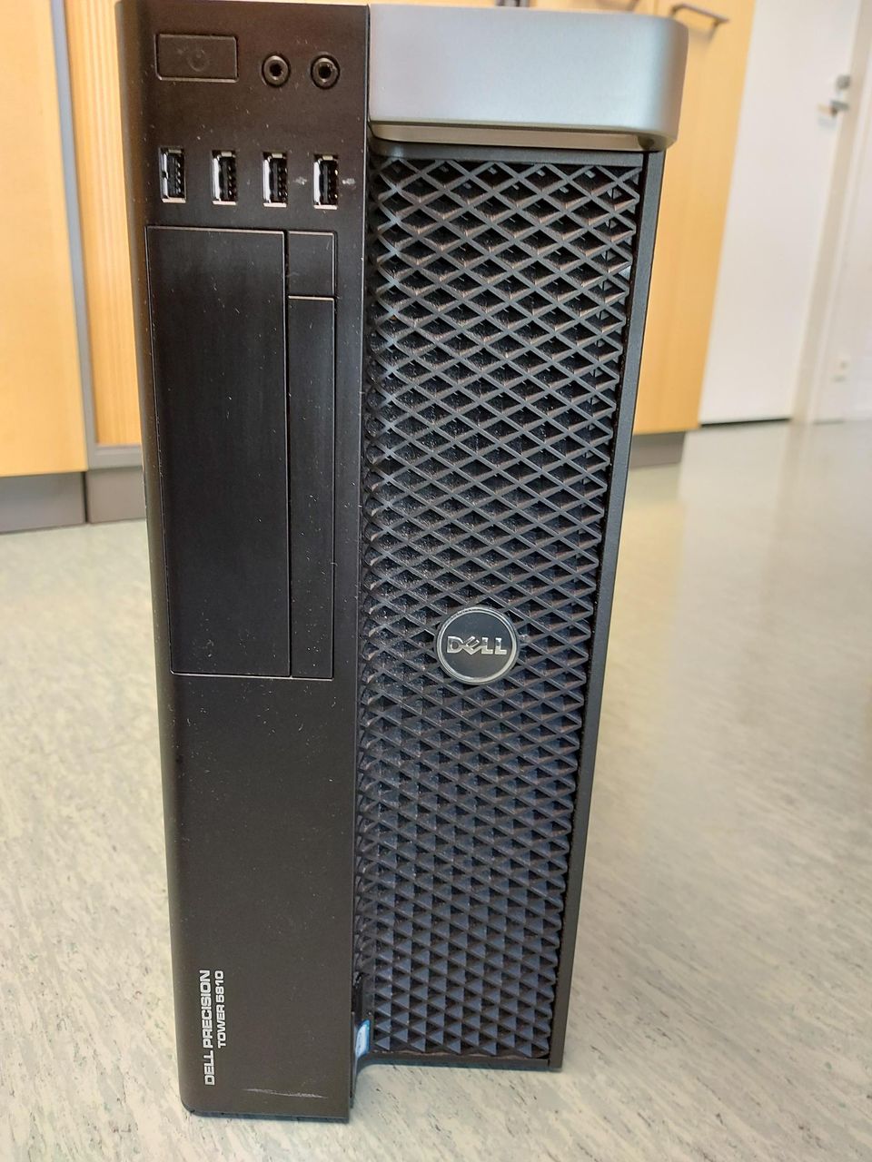 Pöytätietokone - Dell Precision T5810