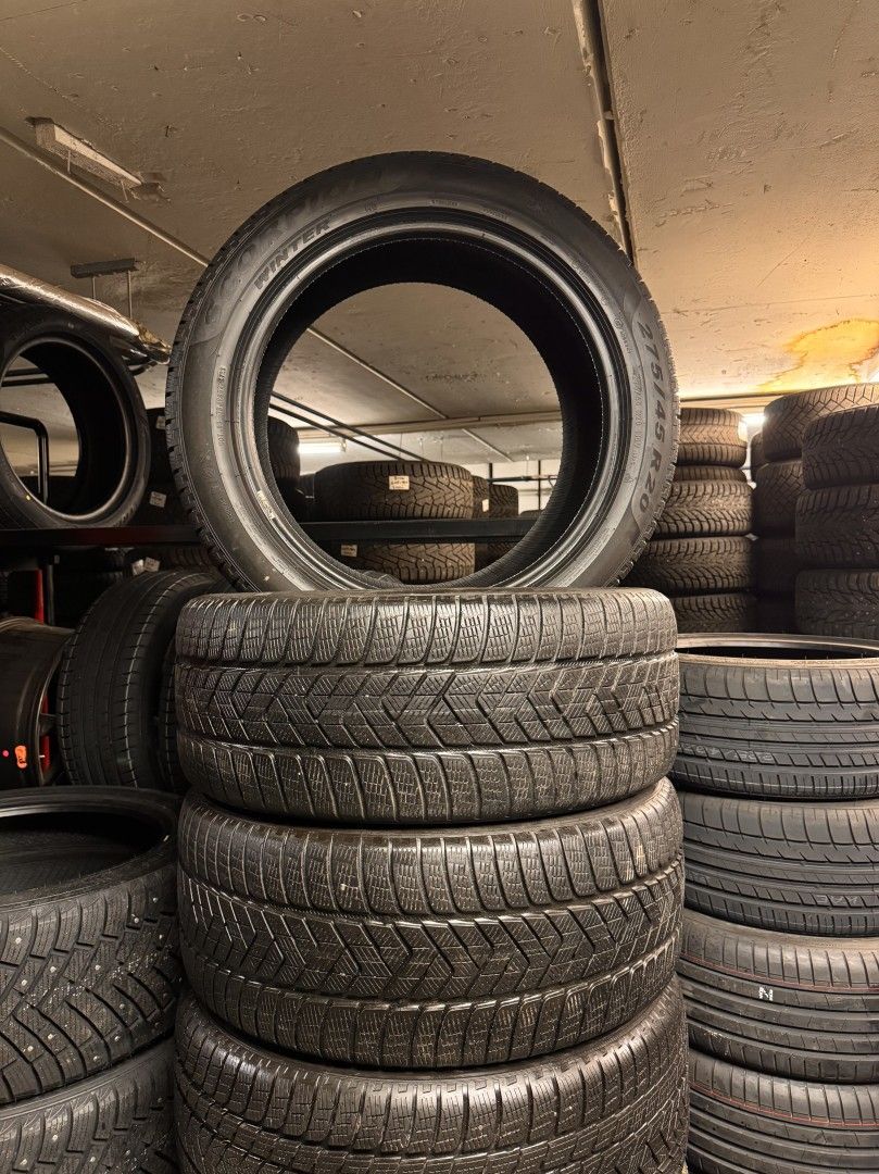 275/45R20 Pirelli Scorpion kitkarengas-sarja