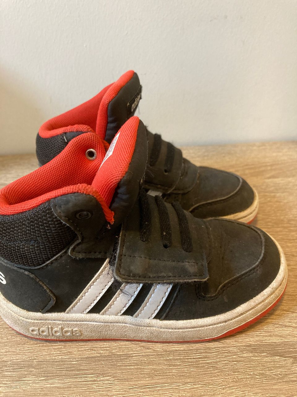 Adidas kengät koko 27