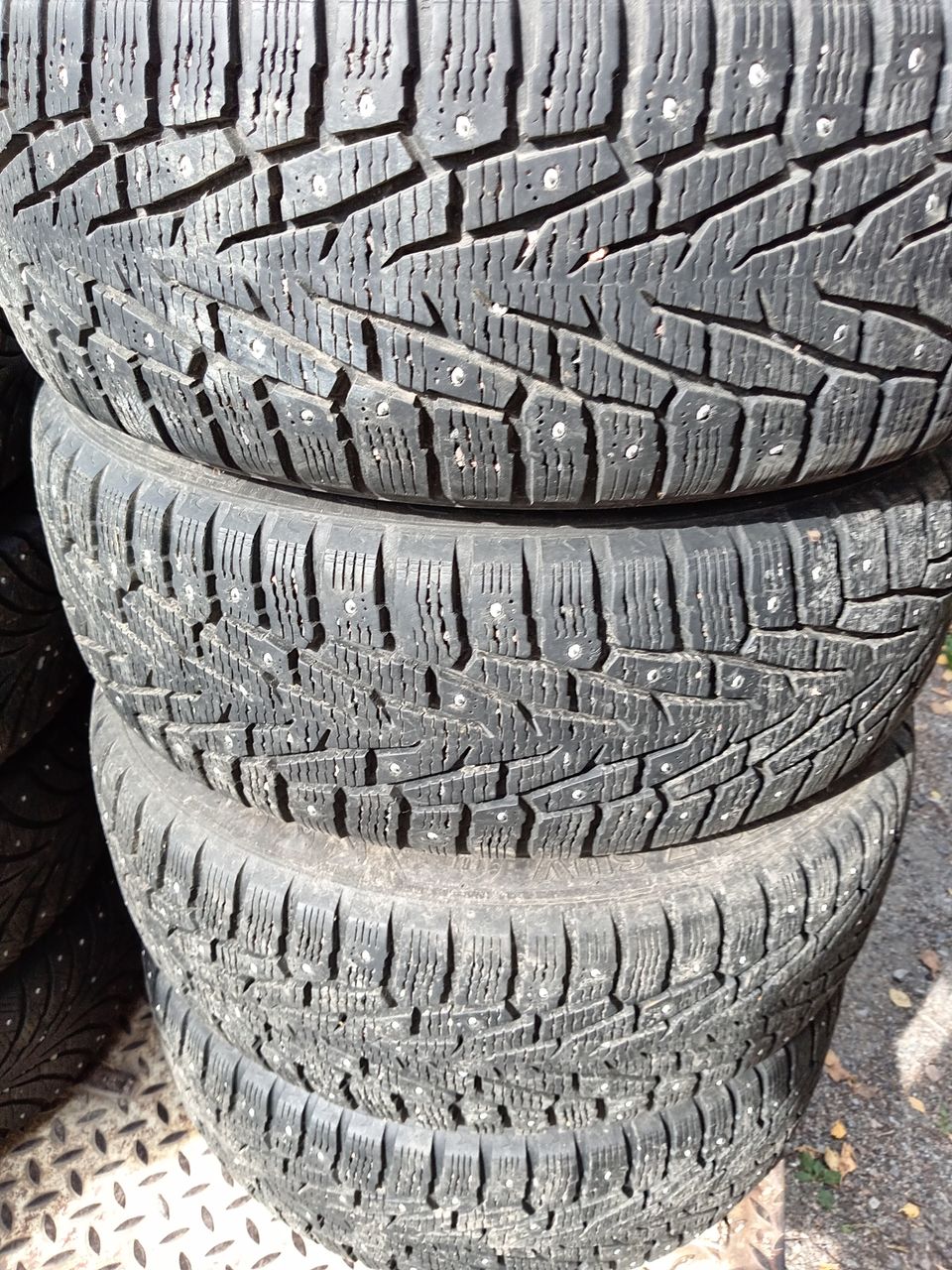 225/60-17 Nokian Hakkapeliitta 7 suv