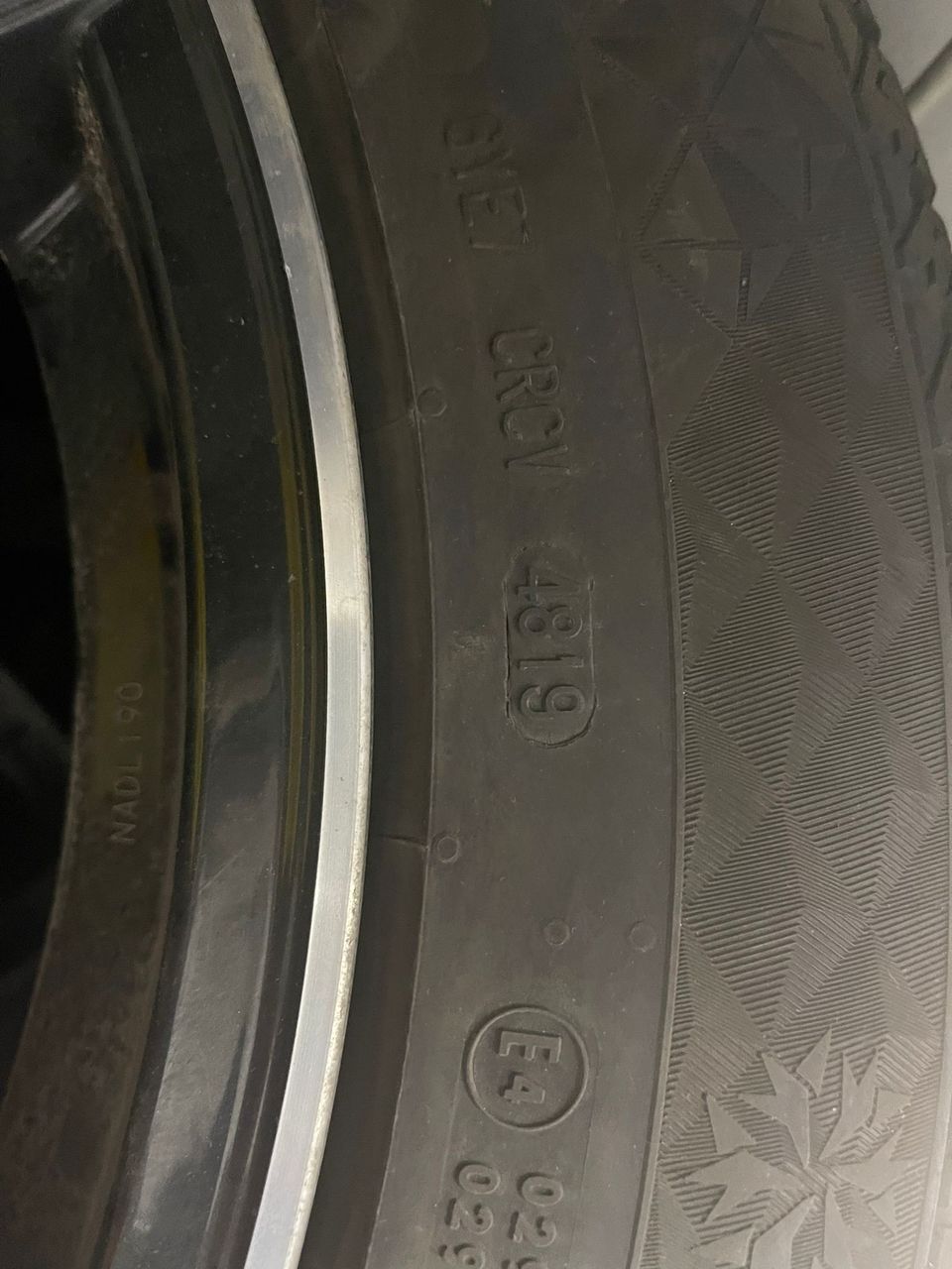 Continental 235/55 r19 T XL 105T Kitkarenkaat