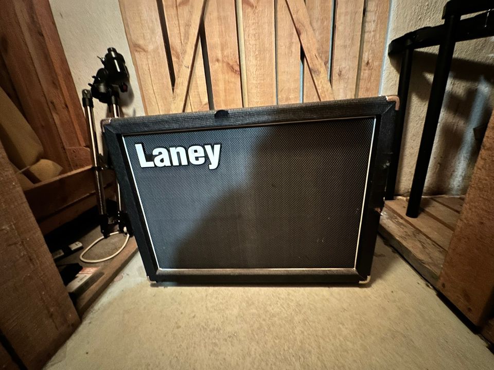 Laney 2x12 kaappi