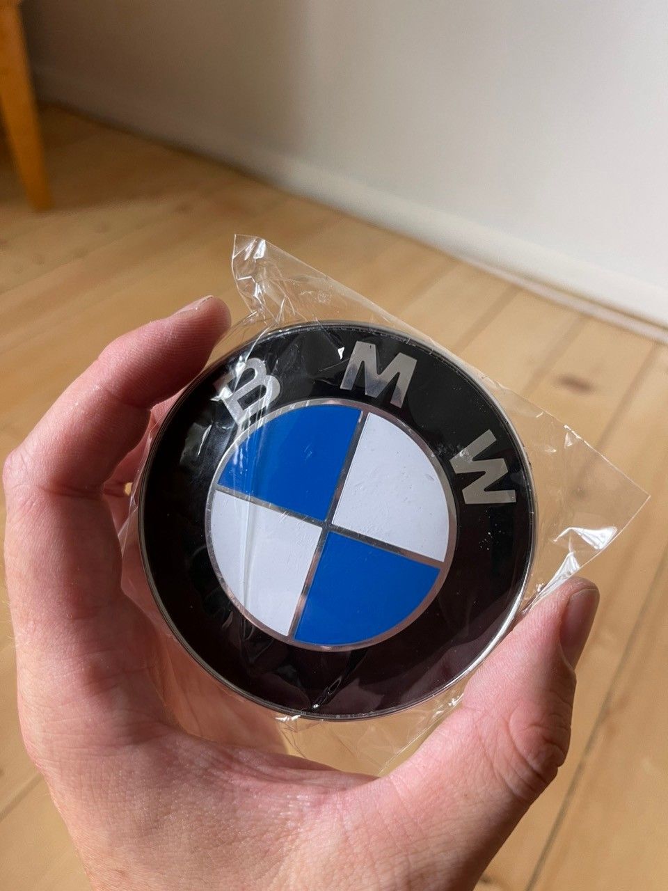 BMW OEM merkki 82mm nokkapeltiin