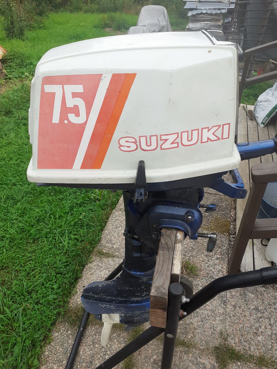 Suzuki 7.5. Hv. Perämoottori.