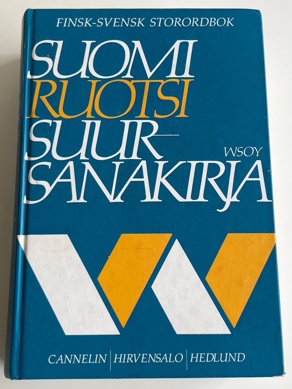 Suomi-Ruotsi Suursanakirja  WSOY 150 000 hakusanaa.