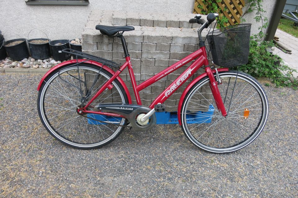 Naisten vaihdepyörä 28" Raleigh Paris