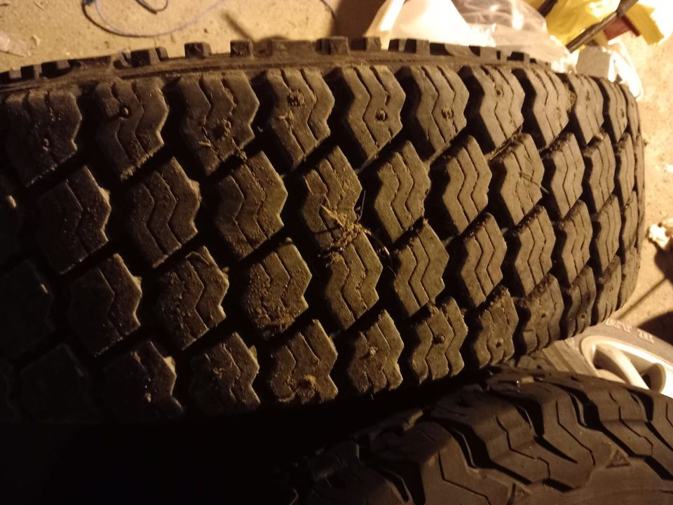 Maasturin talvirenkaat 35x10.5 R16