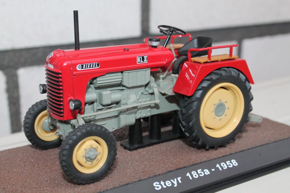 1958 pienoismalli traktori Steyr 185a 1:32 maatalouskone keräilyauto punainen