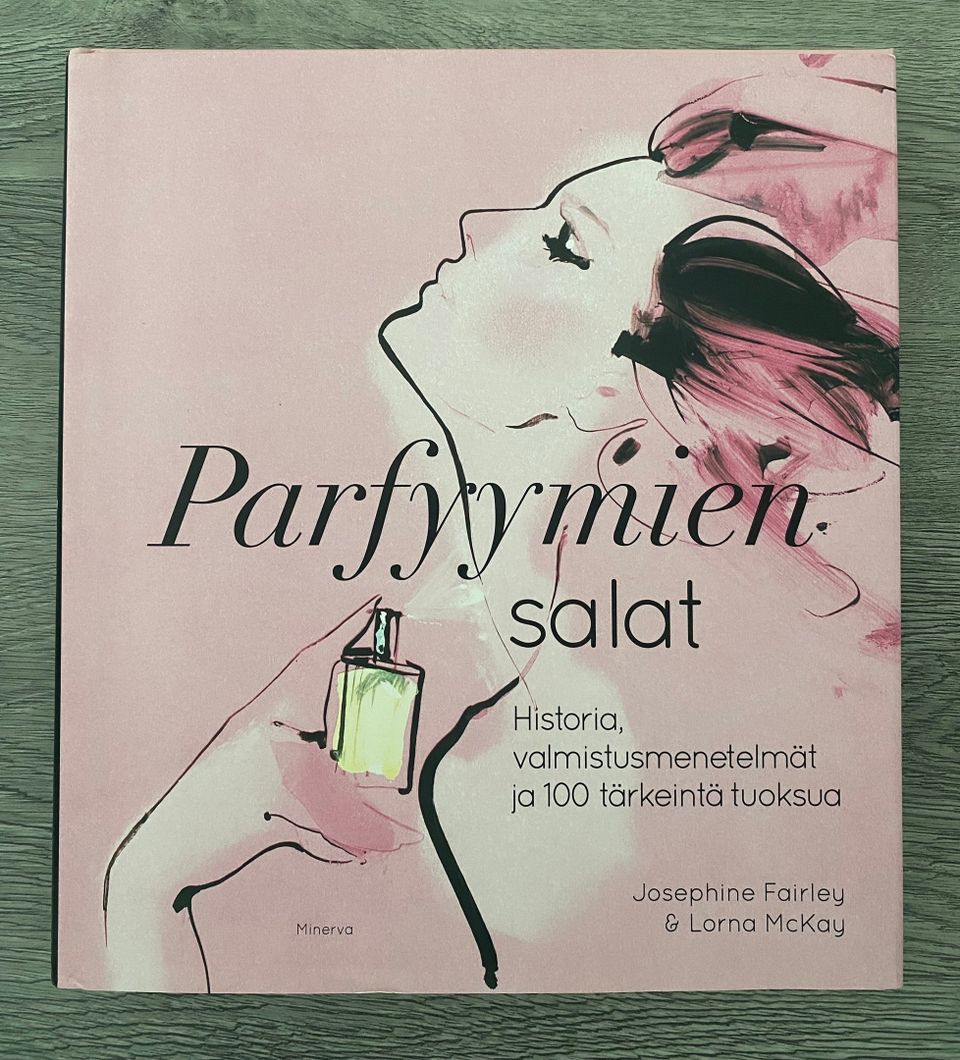 Parfyymien salat kirja