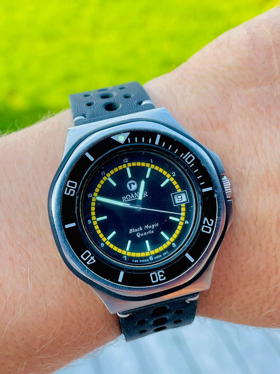 Roamer Black Magic Quartz Diver