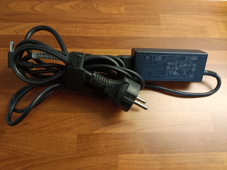 HP 854054-002 45W 19.5V 2.31A 3.0mm Blue Tip AC Adapter