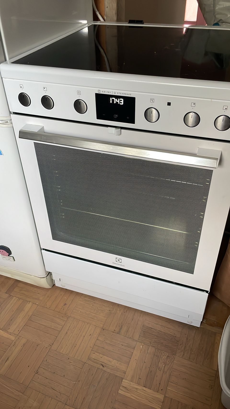 Electrolux liesi LKR66040NW (valkoinen)