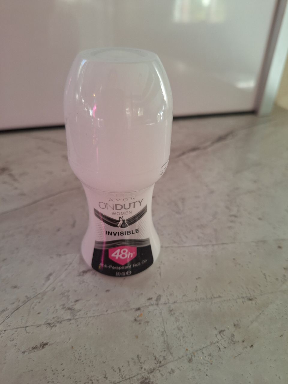 Uusi Avon On Duty Women Invisible deodorantti