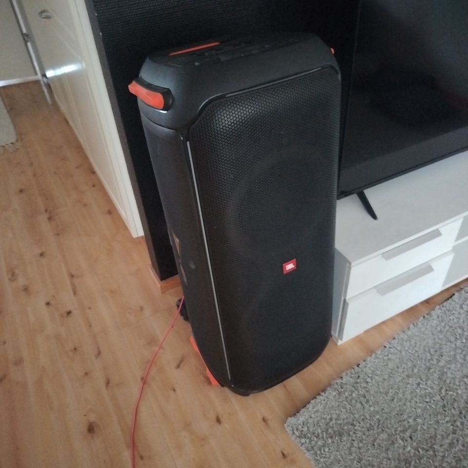 Jbl partybox 710