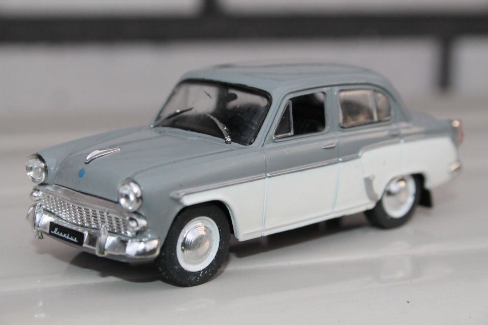 Keräilyauto Mosse Moskvitsh 407 1958 1:43 pienoismalli auto metallia paketissa