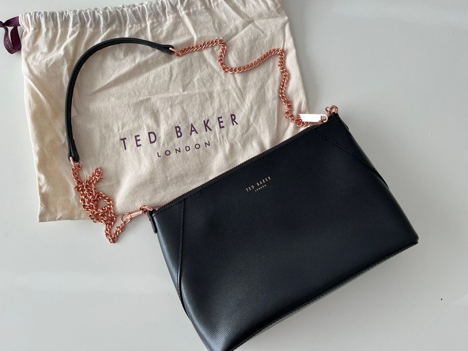 Ted Baker musta nahkalaukku