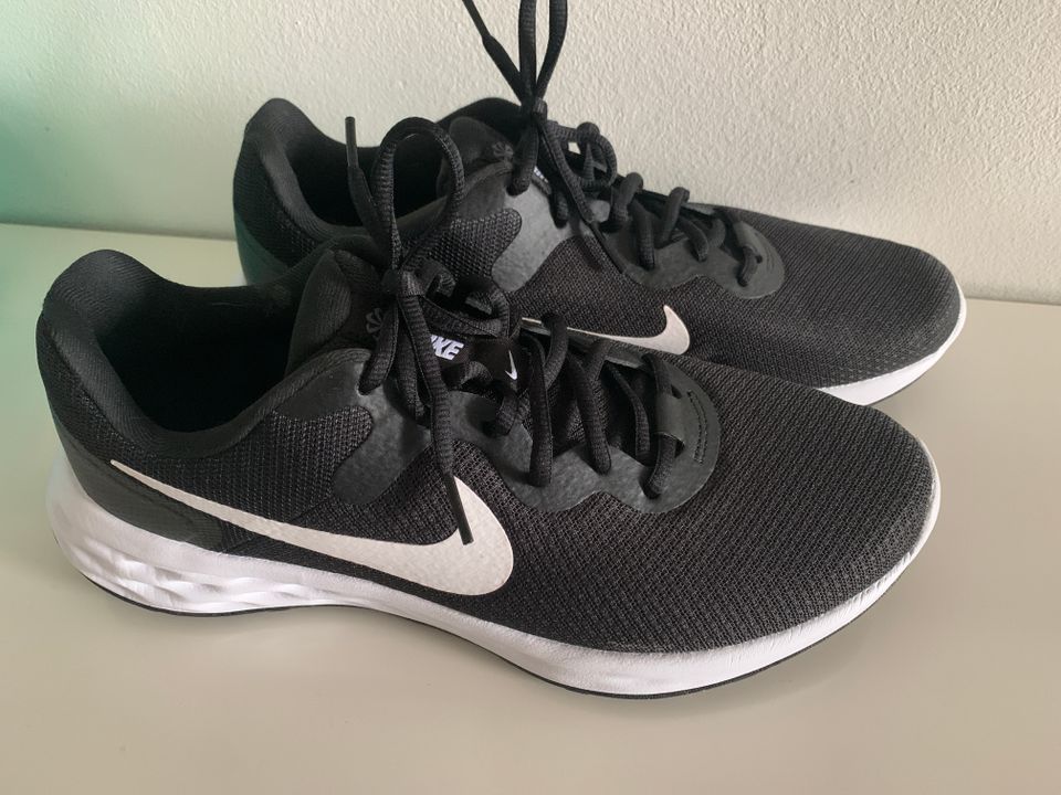 Nike lenkkarit 44