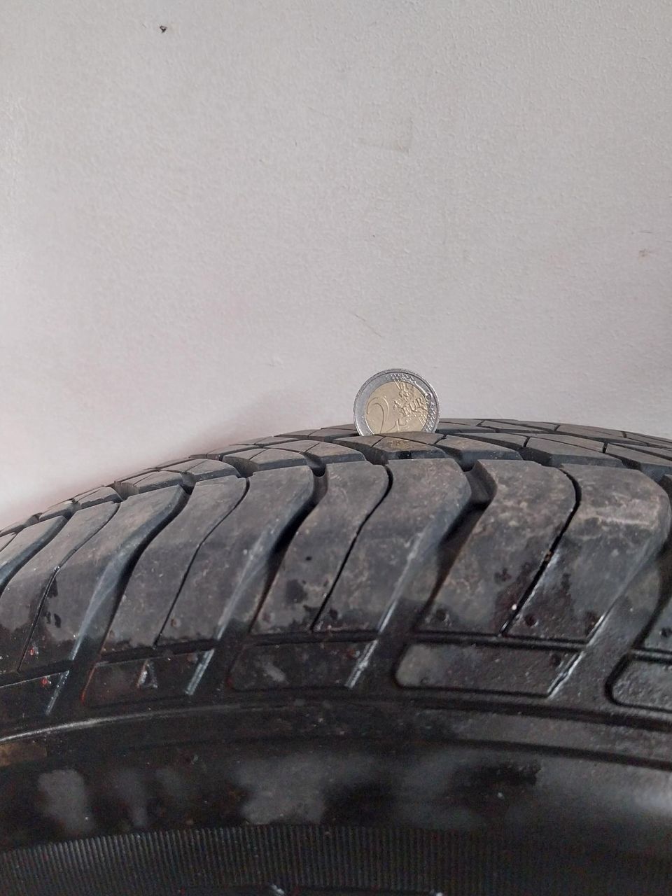 bridgestone renkaat 195 80 15 Ollut suzuki Jimnyssä 125€/saa tarjota