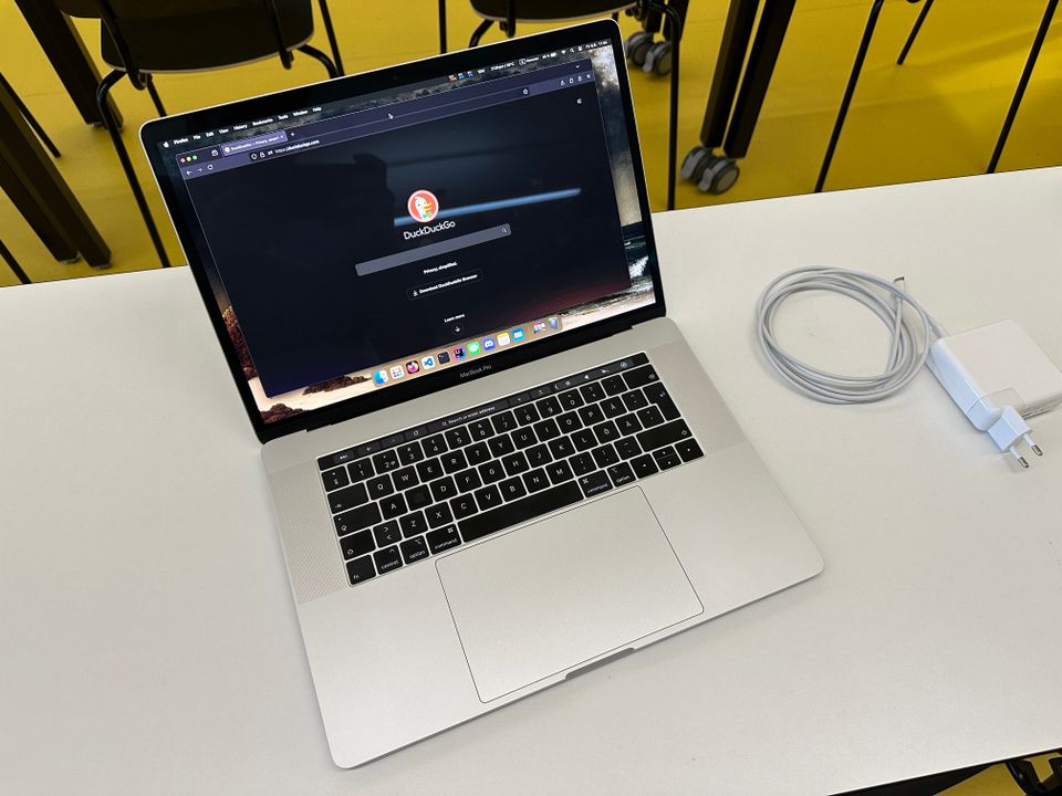 MacBook Pro (15-inch, 2018)