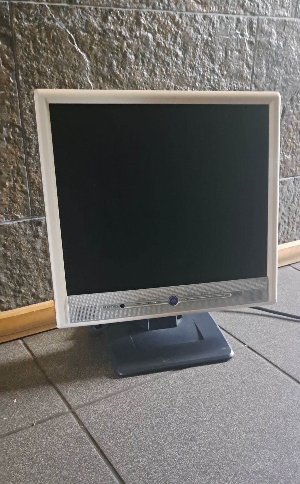 Benq 17" näyttö