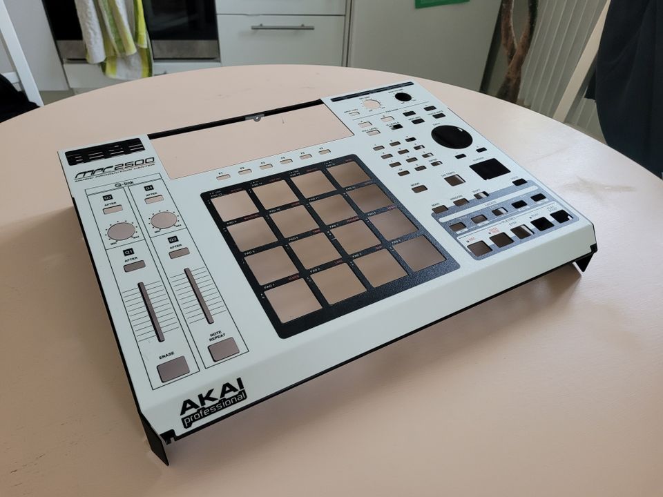 Akai mpc 2500 top case, padit ja nupit