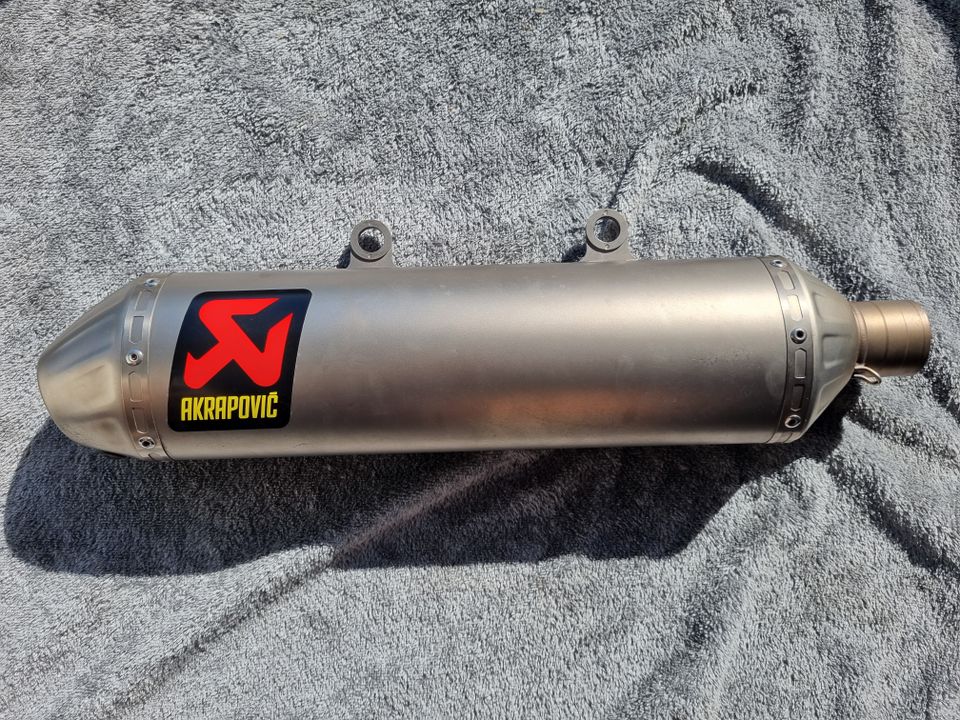 Akrapovic Slip-on vaimennin