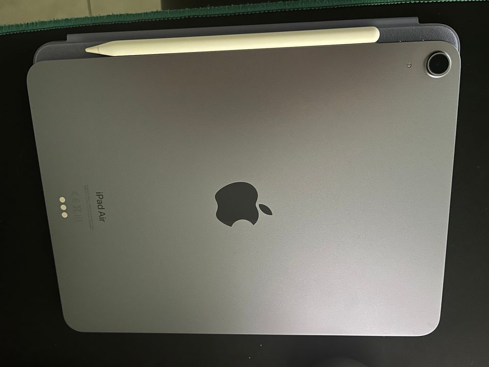 Apple M1 Ipad Air 256gb (5.Gen) + Tarvikkeet.