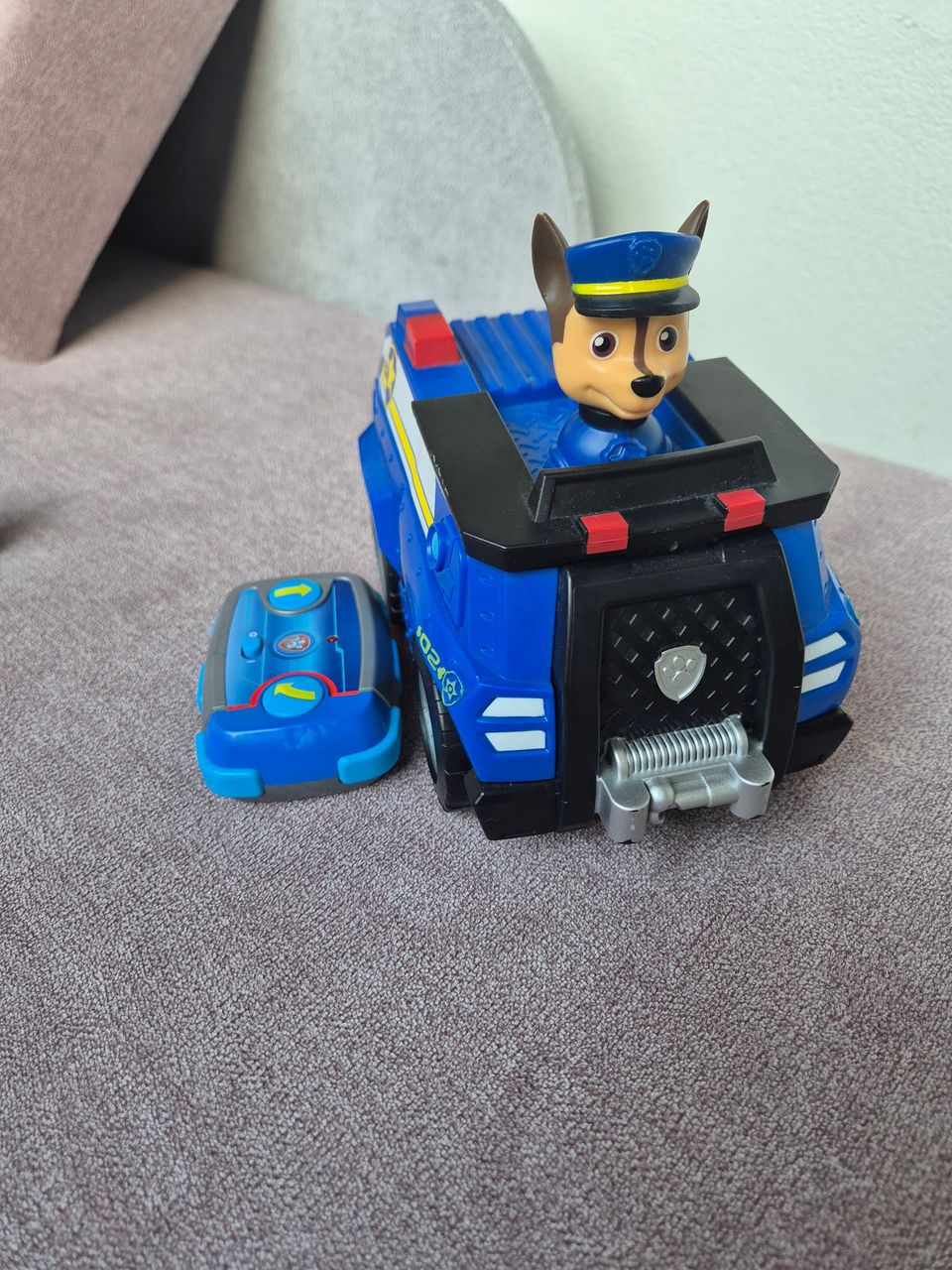 Paw patrol ohjattava auto