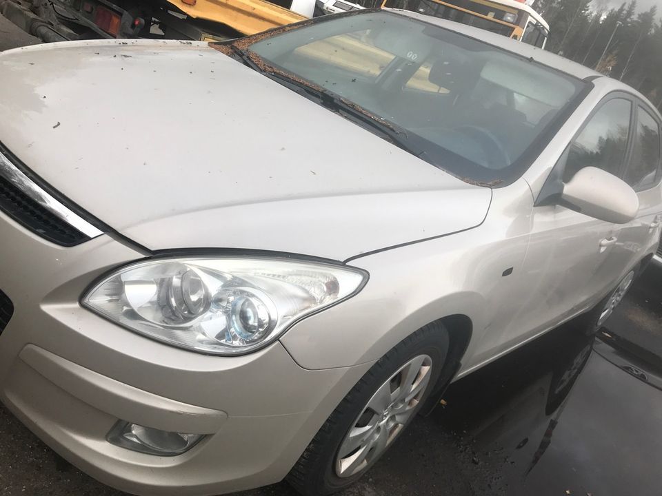 HYUNDAI i30 2008 osina