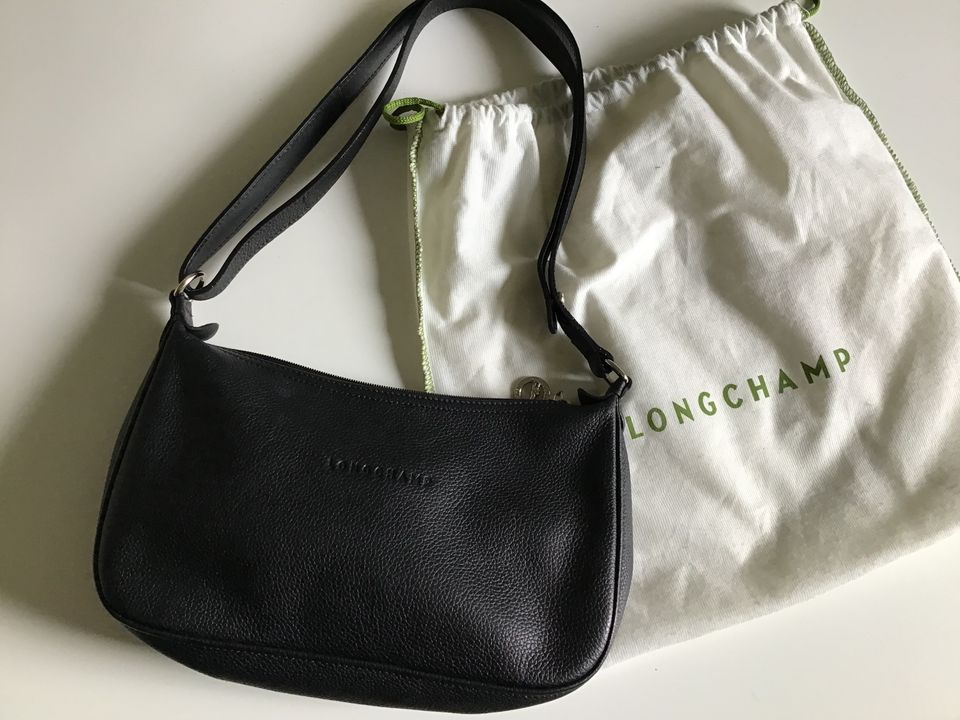 Longchamp musta käsilaukku, nahkaa