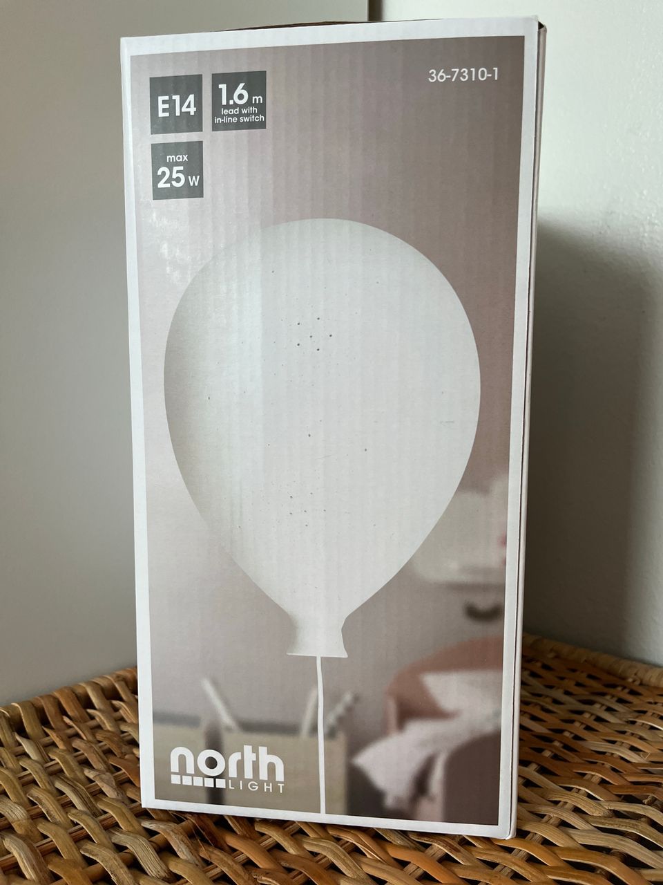 Northlight balloon wall light