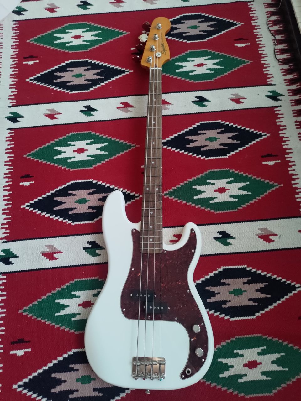 Bassokitara Squire Classic Vibe 60s